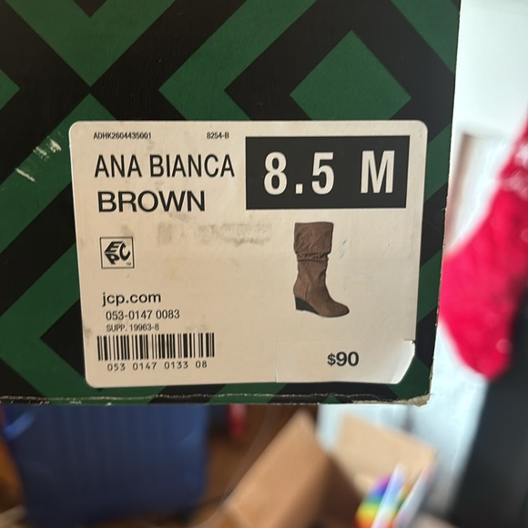 NWT Women’s Brown Wedged Boots - Picture 5 of 5